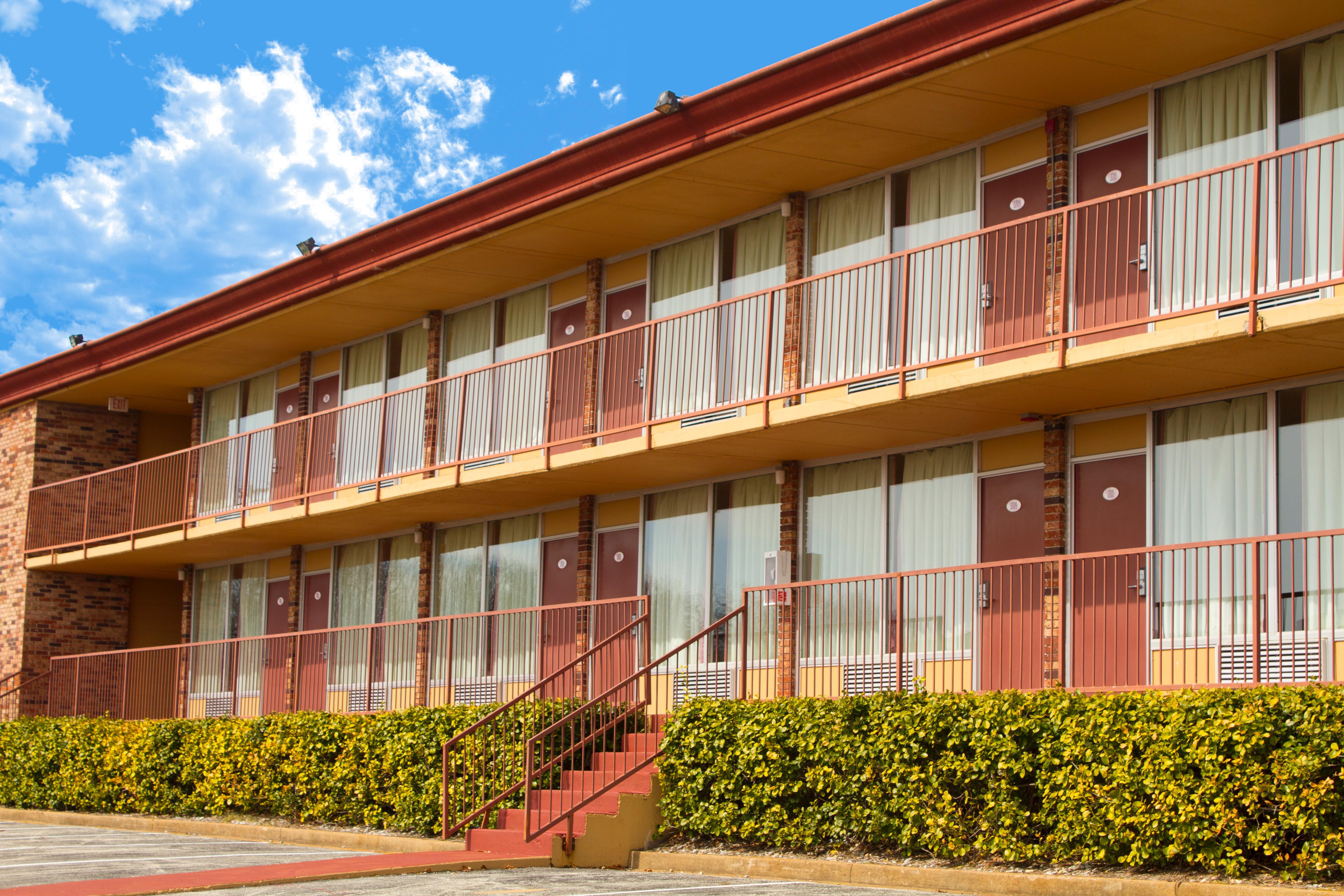 Red Lion Inn & Suites Branson Exterior photo