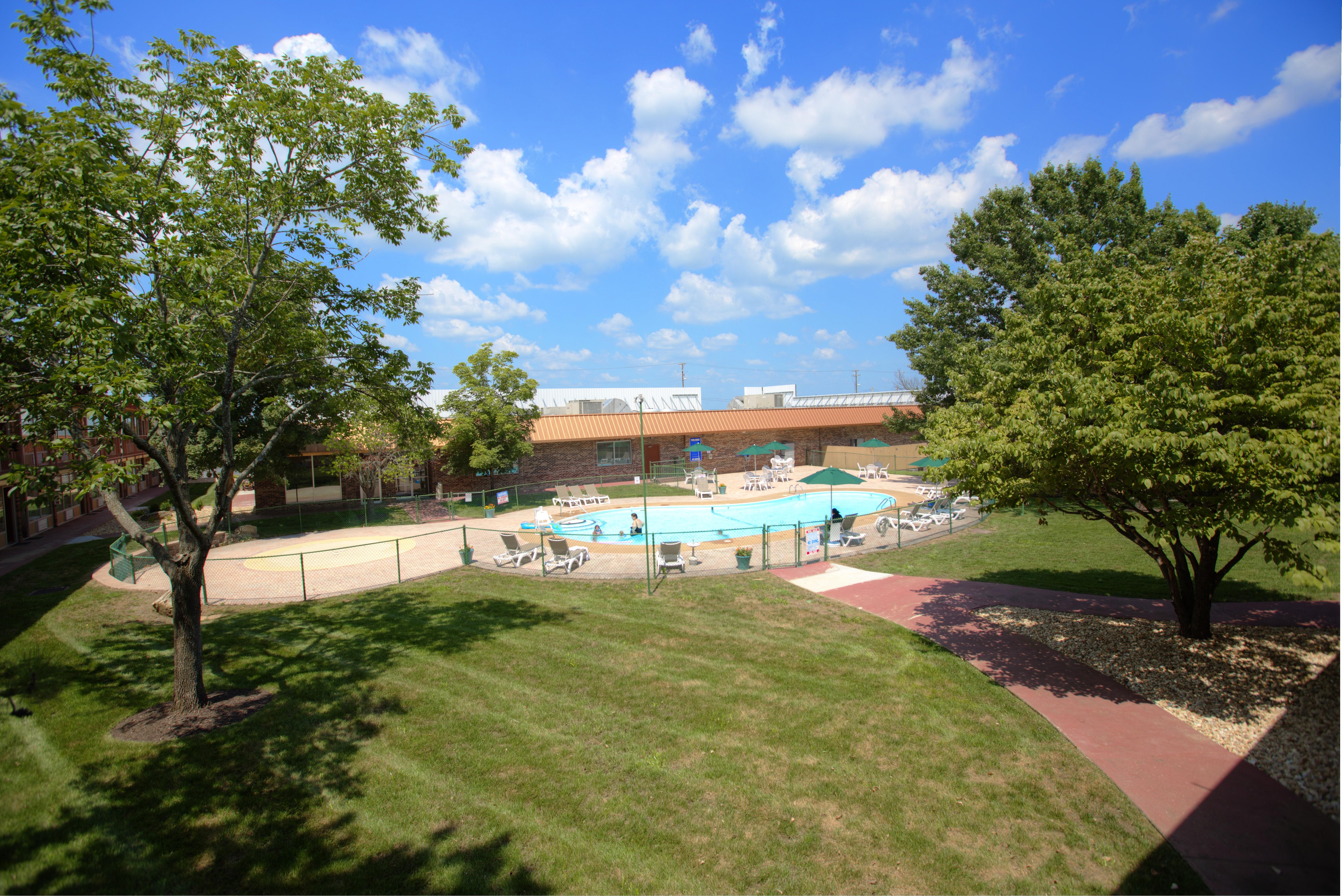 Red Lion Inn & Suites Branson Exterior photo