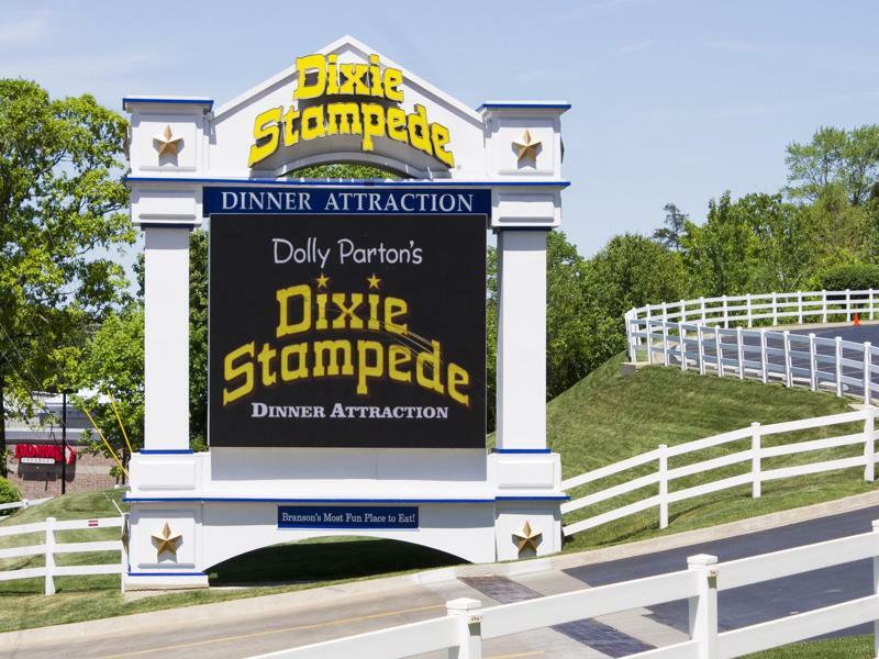 Red Lion Inn & Suites Branson Exterior photo
