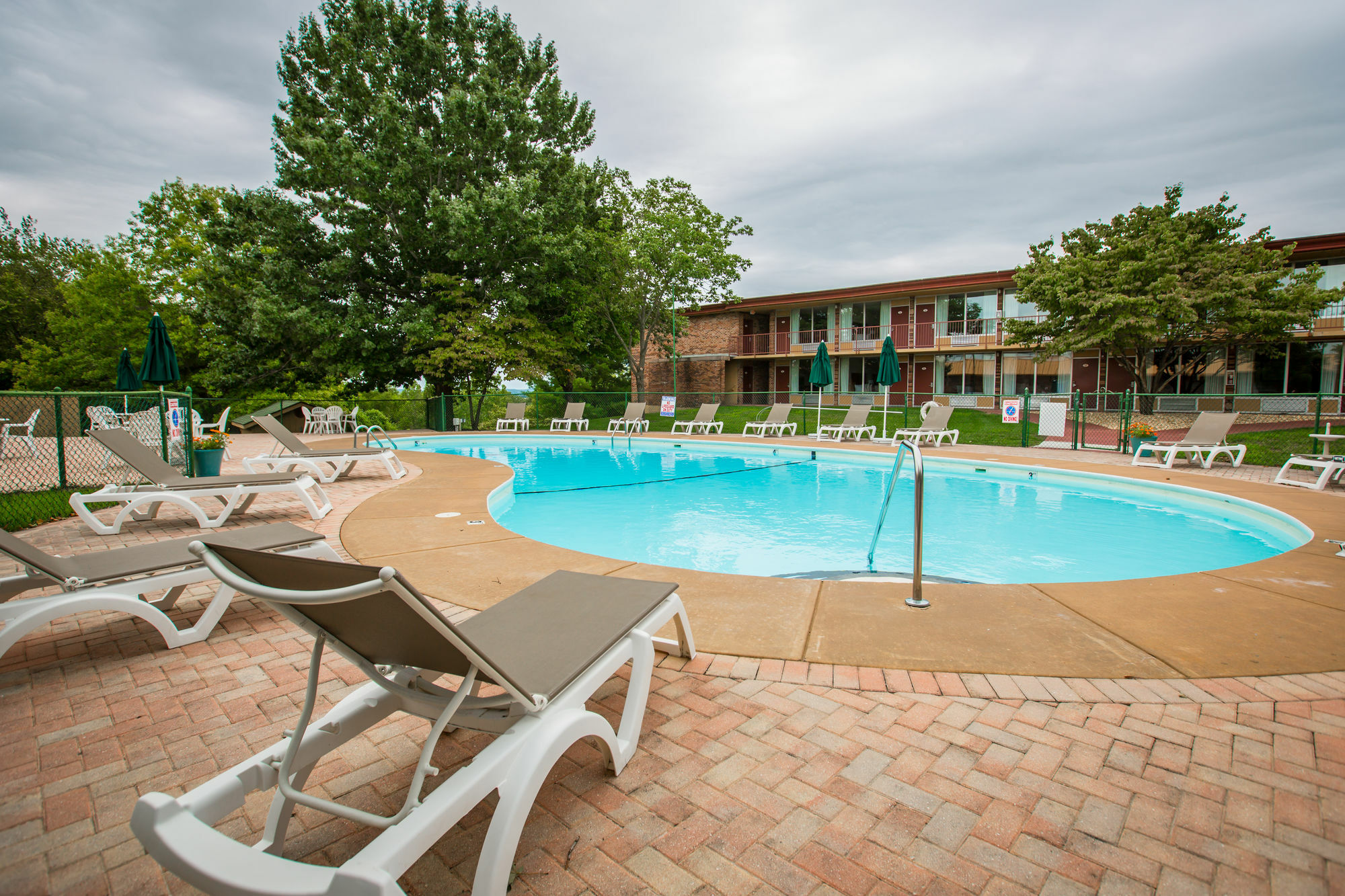 Red Lion Inn & Suites Branson Exterior photo